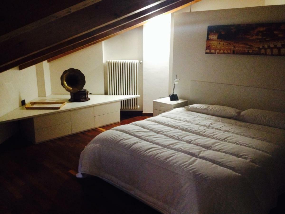 Apartament La Mansarda Della Musica Bolonia Zewnętrze zdjęcie